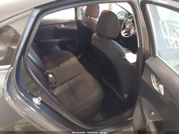 3KPF24AD4KE113344 2019 KIA FORTE - Image 8