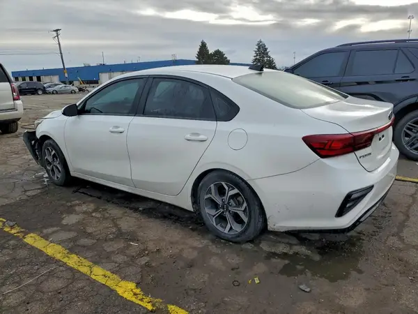 3KPF24AD4KE114722 2019 KIA FORTE - Image 2