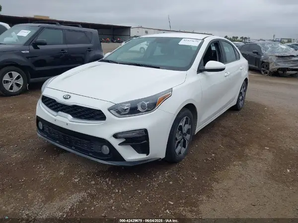 3KPF24AD4KE114994 2019 KIA FORTE - Image 2