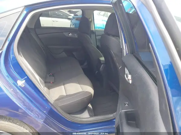 3KPF24AD4KE116325 2019 KIA FORTE - Image 8