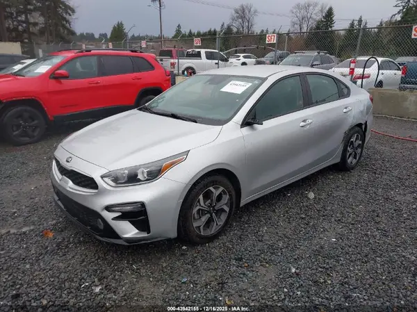 3KPF24AD4KE118205 2019 KIA FORTE - Image 2
