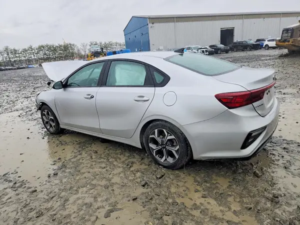 3KPF24AD4KE118284 2019 KIA FORTE - Image 2