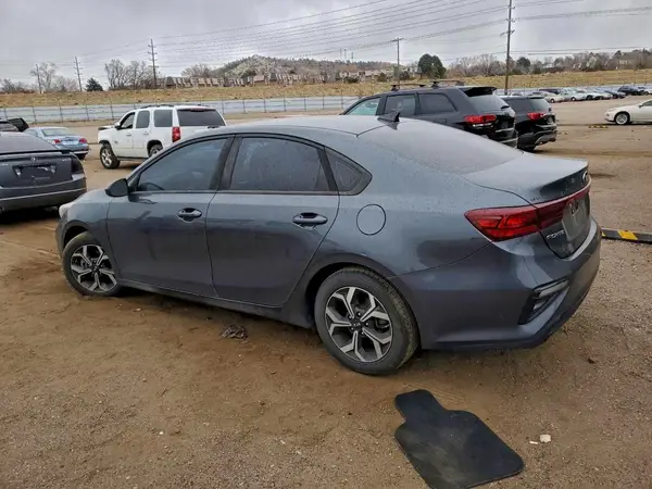 3KPF24AD4KE118656 2019 KIA FORTE - Image 2