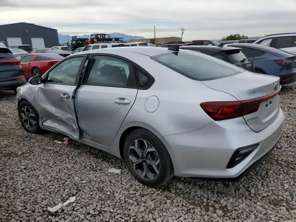 3KPF24AD4KE120312 2019 KIA FORTE - Image 2