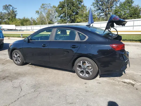3KPF24AD4KE121069 2019 KIA FORTE - Image 2