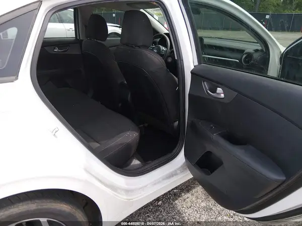 3KPF24AD4KE122013 2019 KIA FORTE - Image 8