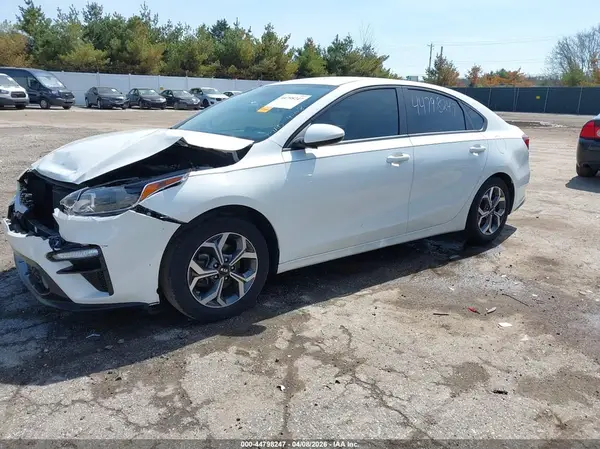 3KPF24AD4KE122111 2019 KIA FORTE - Image 2