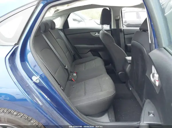 3KPF24AD4KE124571 2019 KIA FORTE - Image 8