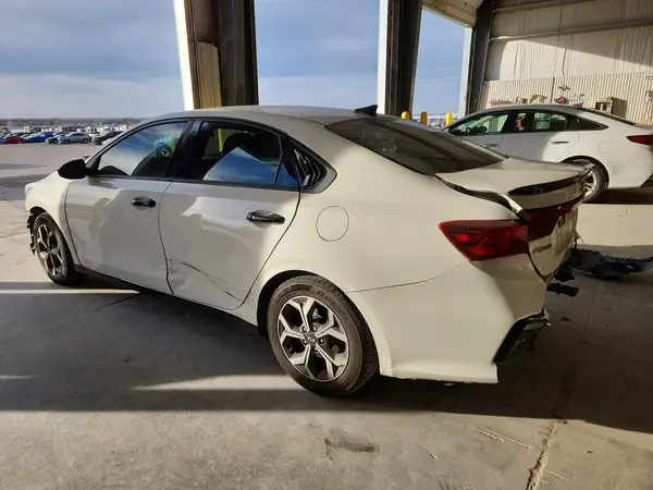 3KPF24AD4KE125994 2019 KIA FORTE - Image 2