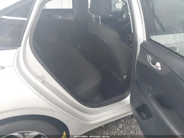 3KPF24AD4KE130998 2019 KIA FORTE - Image 8