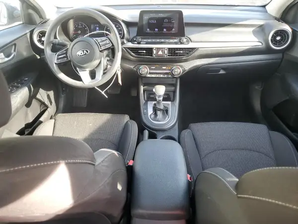 3KPF24AD4KE132069 2019 KIA FORTE - Image 8