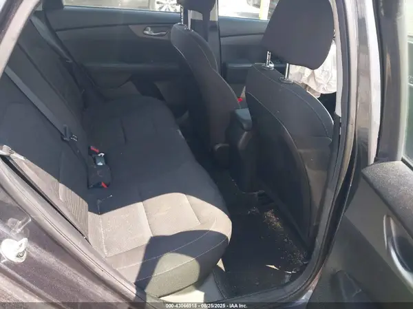 3KPF24AD4KE133822 2019 KIA FORTE - Image 8