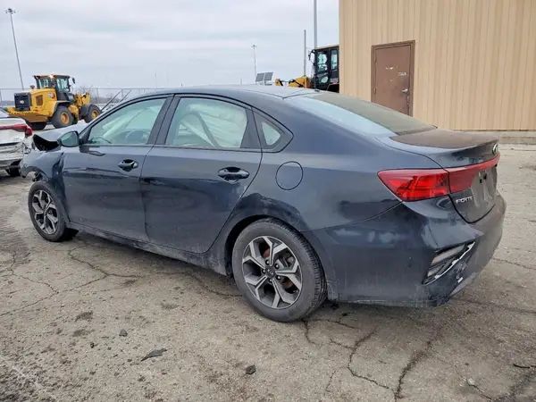 3KPF24AD4KE135540 2019 KIA FORTE - Image 2