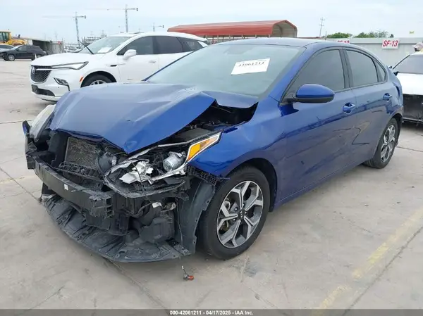 3KPF24AD4KE135618 2019 KIA FORTE - Image 2