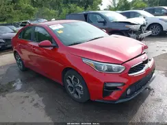 3KPF24AD4KE135960 2019 KIA FORTE