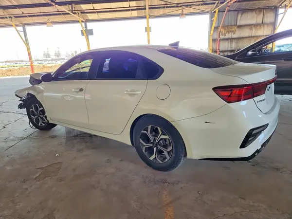 3KPF24AD4KE135991 2019 KIA FORTE - Image 2
