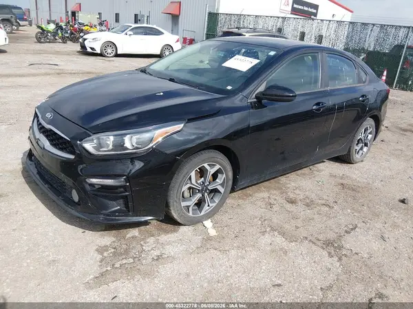 3KPF24AD4KE136610 2019 KIA FORTE - Image 2