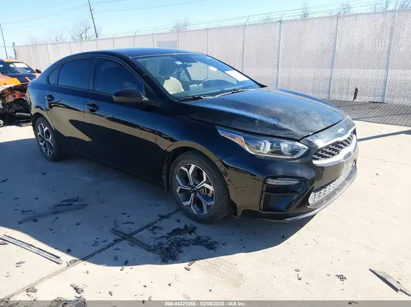 3KPF24AD4KE137045 2019 KIA FORTE - Image 1