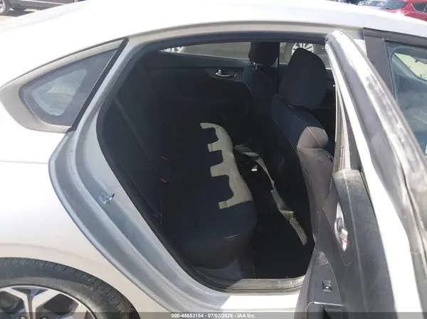 3KPF24AD4KE137210 2019 KIA FORTE - Image 8