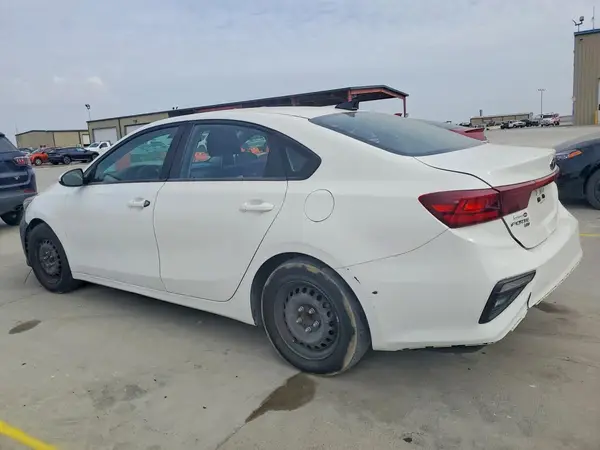 3KPF24AD4KE137482 2019 KIA FORTE - Image 2