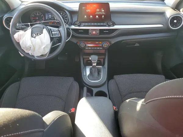 3KPF24AD4KE137563 2019 KIA FORTE - Image 8