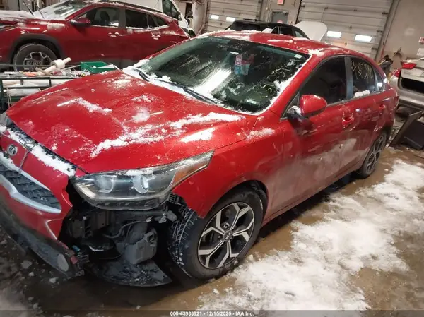 3KPF24AD4KE139426 2019 KIA FORTE - Image 2
