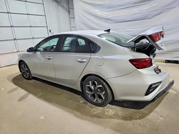 3KPF24AD4LE172525 2020 KIA FORTE - Image 2
