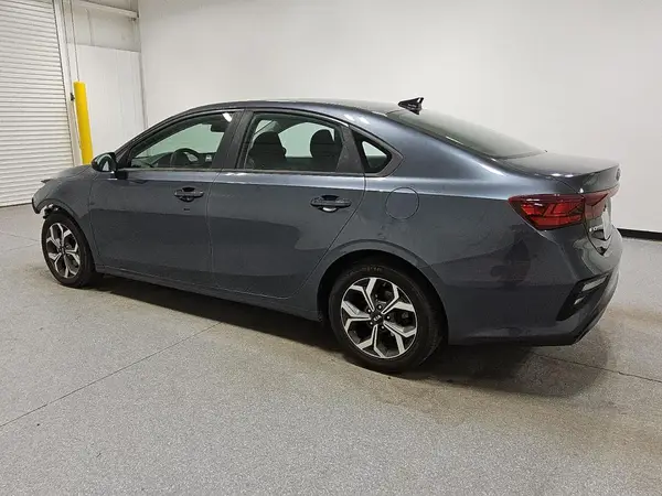 3KPF24AD4LE203076 2020 KIA FORTE - Image 2