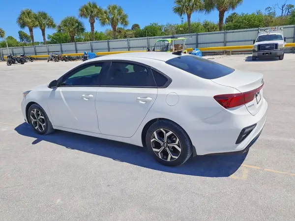 3KPF24AD4LE218807 2020 KIA FORTE - Image 2