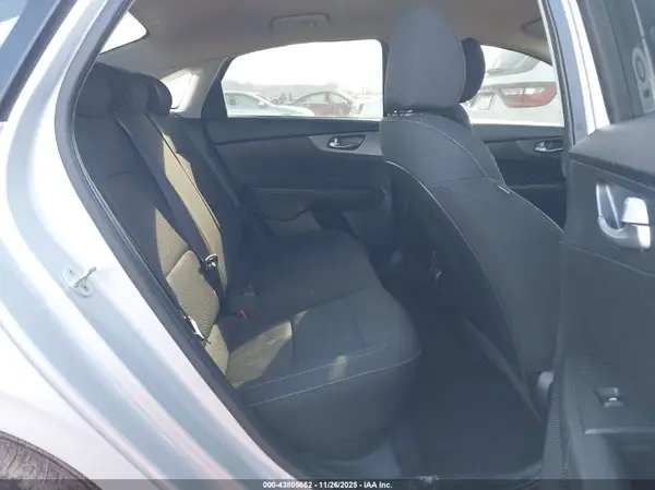 3KPF24AD4LE221528 2020 KIA FORTE - Image 8