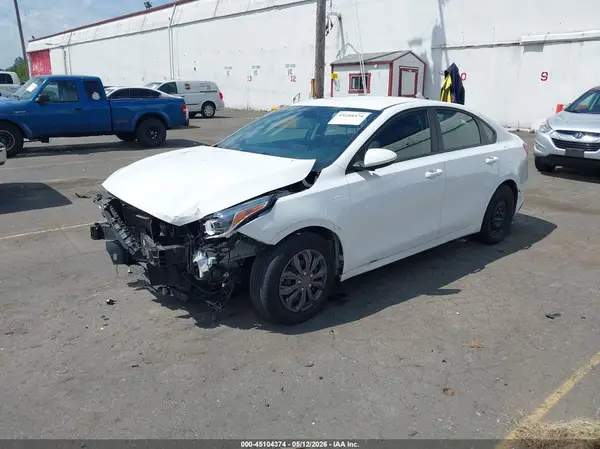 3KPF24AD4LE235686 2020 KIA FORTE - Image 2