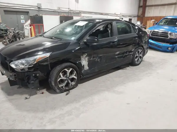3KPF24AD4LE237812 2020 KIA FORTE - Image 2