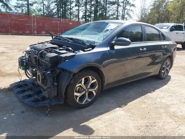 3KPF24AD4LE239186 2020 KIA FORTE - Image 2