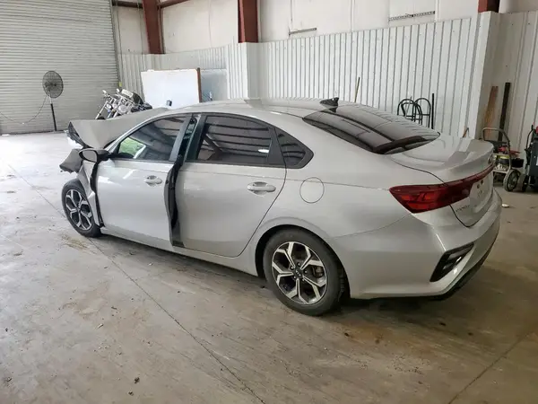 3KPF24AD4LE241858 2020 KIA FORTE - Image 2