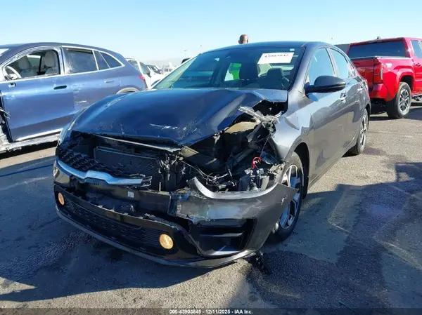 3KPF24AD4LE243853 2020 KIA FORTE - Image 2