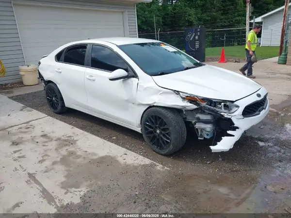 3KPF24AD4LE260944 2020 KIA FORTE - Image 1