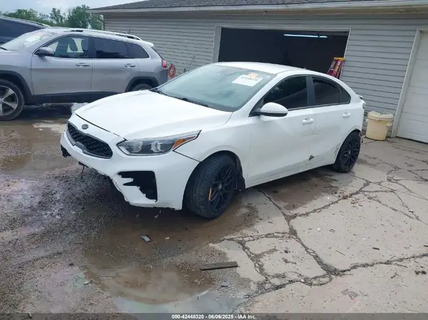 3KPF24AD4LE260944 2020 KIA FORTE - Image 2