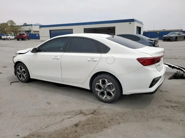 3KPF24AD4ME263084 2021 KIA FORTE - Image 2