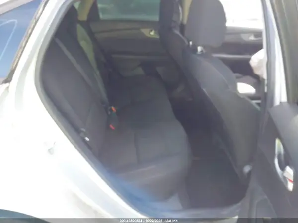 3KPF24AD4ME266258 2021 KIA FORTE - Image 8