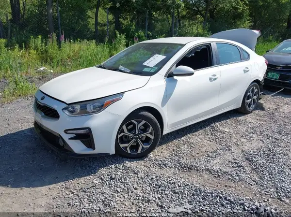 3KPF24AD4ME268107 2021 KIA FORTE - Image 2