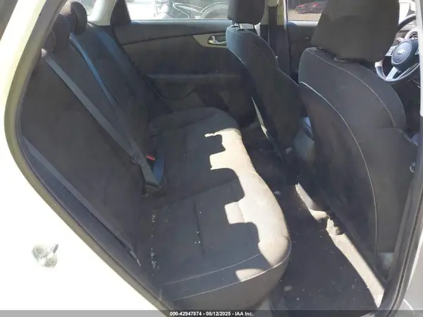 3KPF24AD4ME268107 2021 KIA FORTE - Image 8