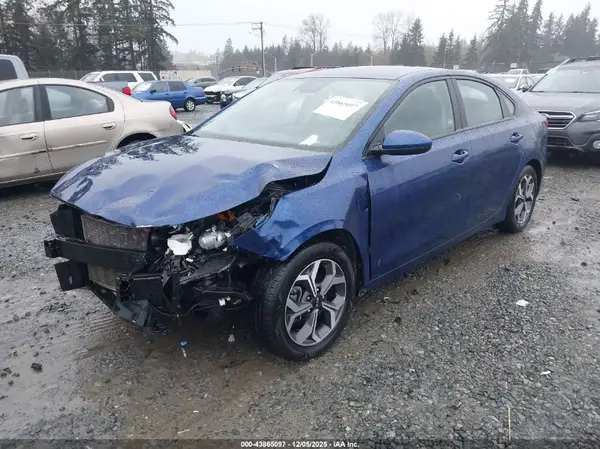 3KPF24AD4ME268575 2021 KIA FORTE - Image 2