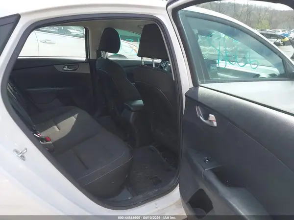 3KPF24AD4ME270052 2021 KIA FORTE - Image 8