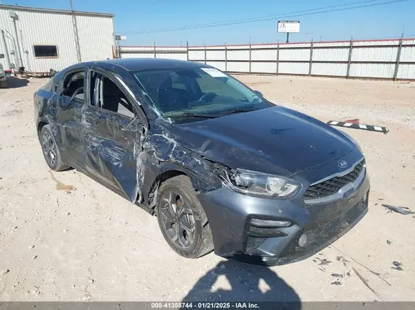 3KPF24AD4ME270875 2021 KIA FORTE - Image 1