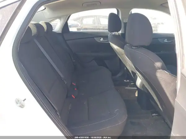3KPF24AD4ME271024 2021 KIA FORTE - Image 8