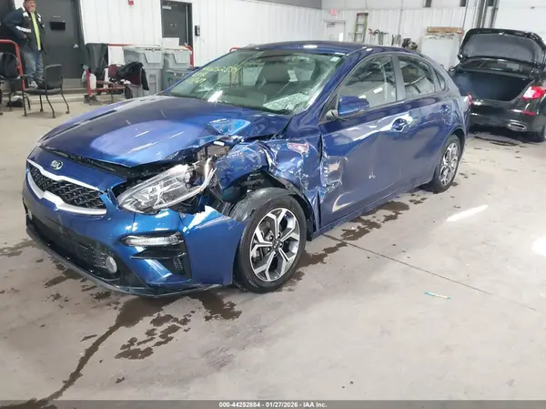 3KPF24AD4ME272223 2021 KIA FORTE - Image 2