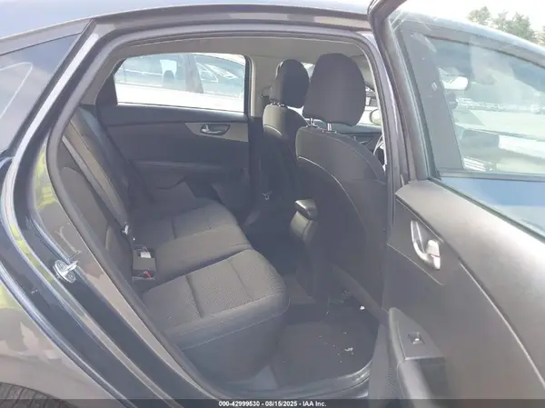3KPF24AD4ME273680 2021 KIA FORTE - Image 8