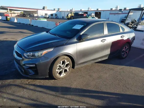 3KPF24AD4ME279284 2021 KIA FORTE - Image 2