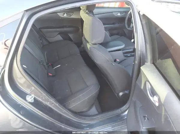 3KPF24AD4ME279284 2021 KIA FORTE - Image 8