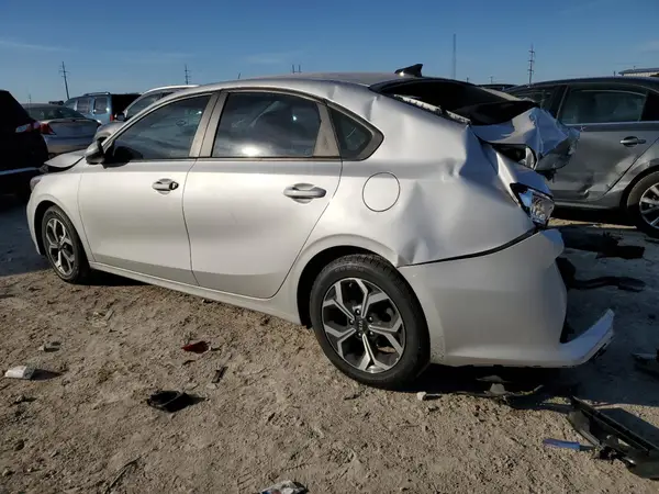 3KPF24AD4ME282489 2021 KIA FORTE - Image 2